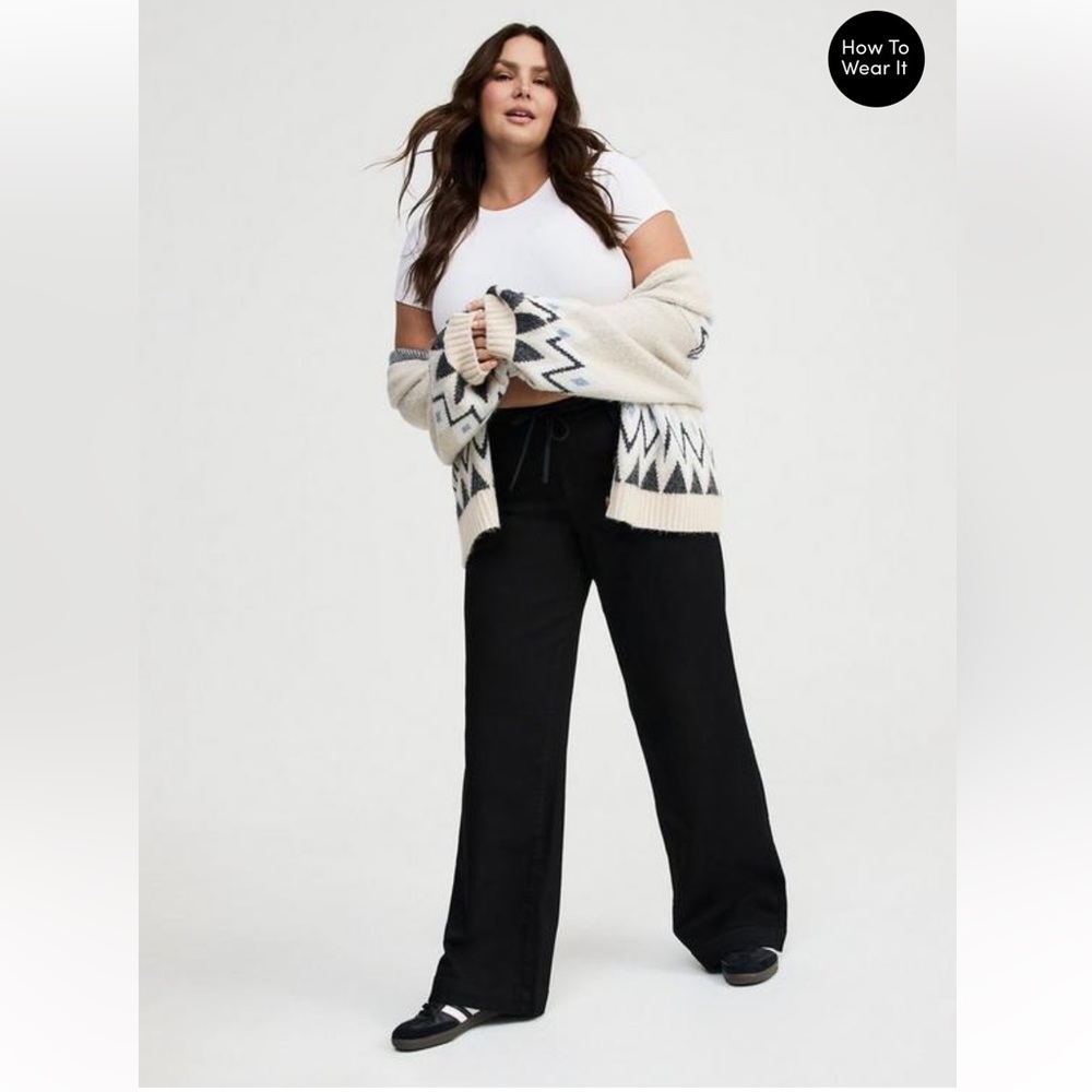 ❤️ Day Special Torrid Weekend Black Wide Leg Jeans size 00 short